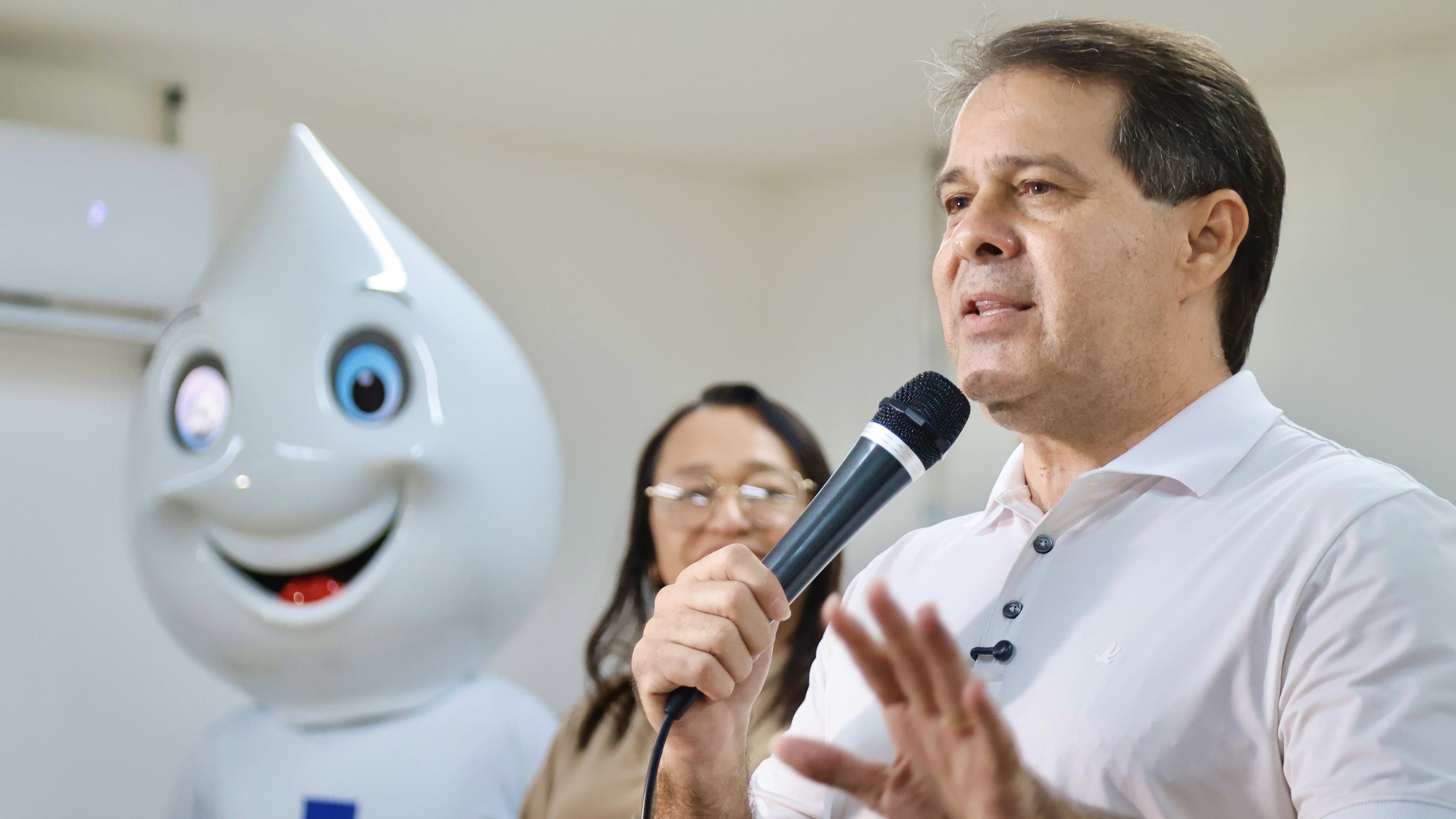 prefeito evandro discursando